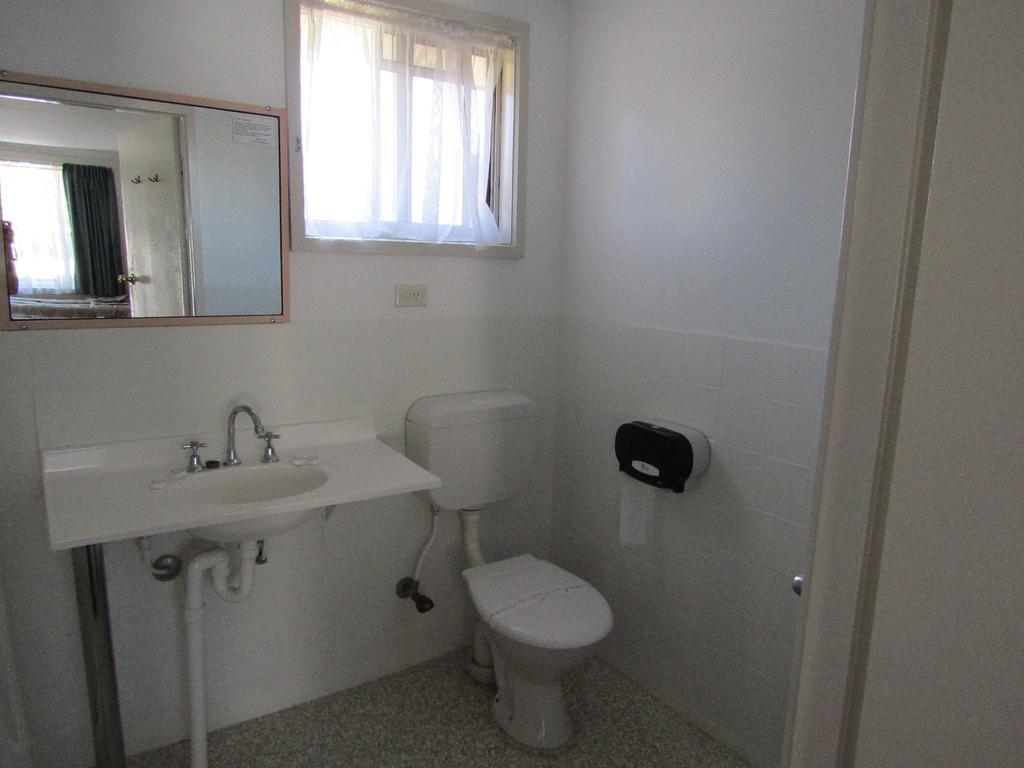 Hanging Rock Family Motel Batemans Bay Exteriör bild