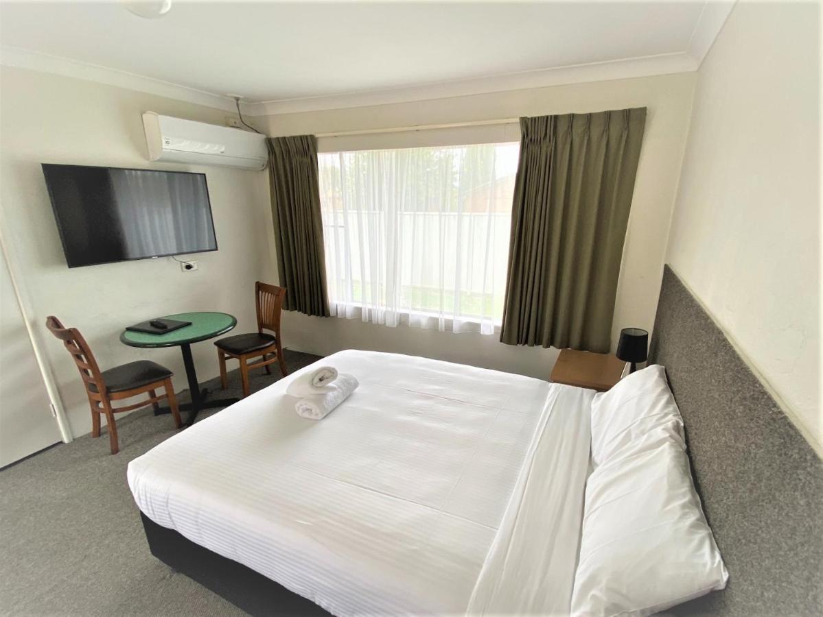 Hanging Rock Family Motel Batemans Bay Exteriör bild