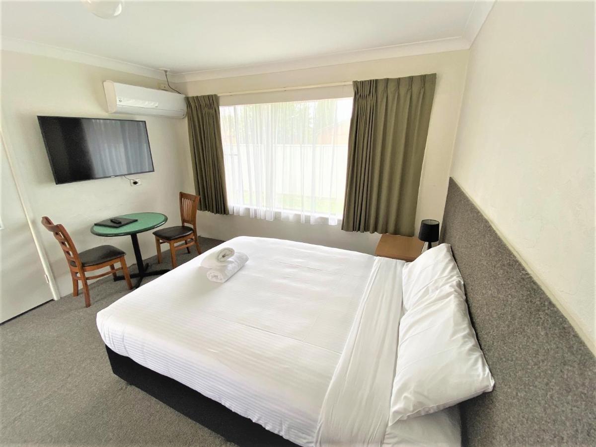 Hanging Rock Family Motel Batemans Bay Exteriör bild